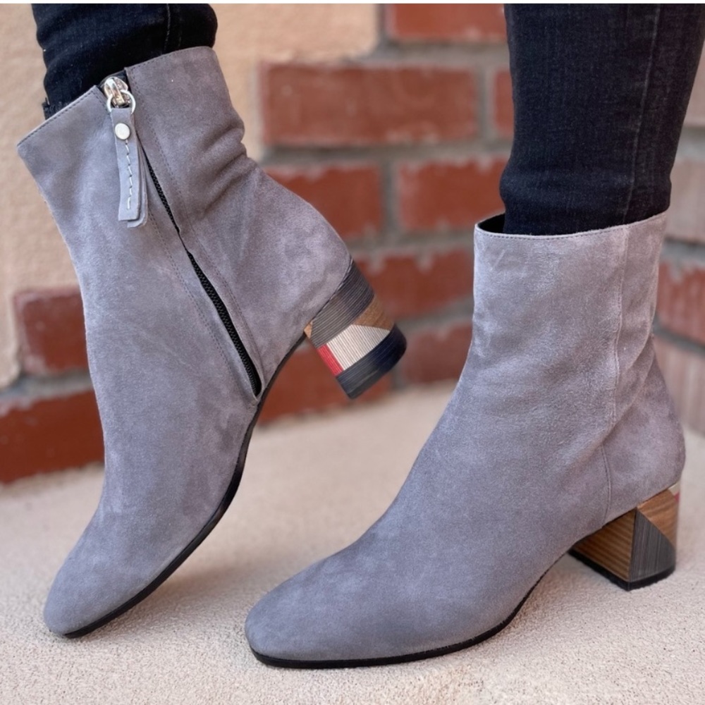M. GEMI   Corsa color block heel ankle boots, size 38.5